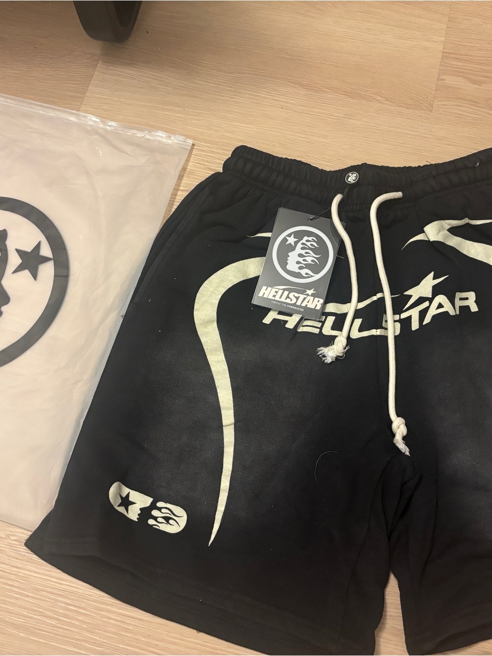 Hellstar - Picture 2 of 4